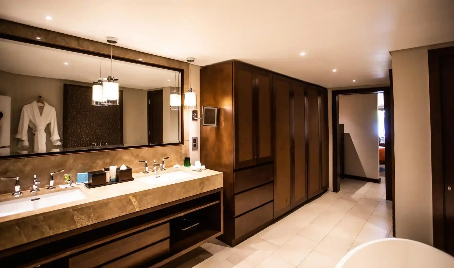 royal palm junior suite bathroom