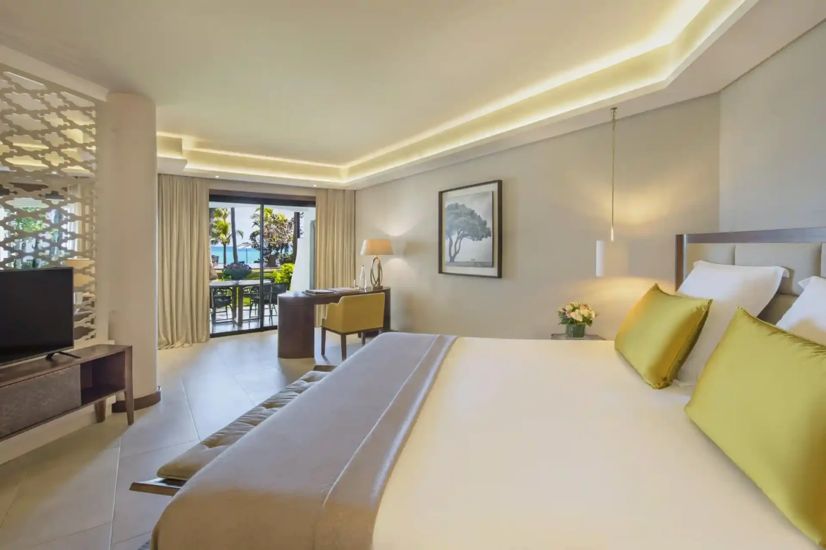 royal palm palm suite side view