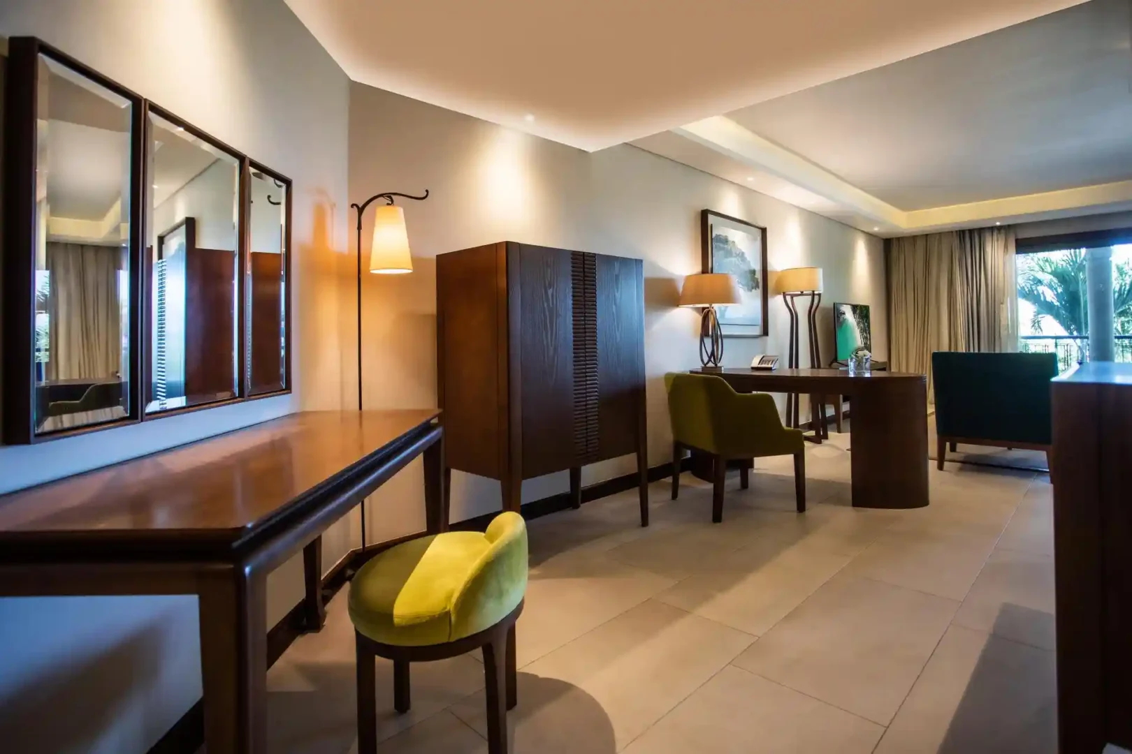 royal palm tropical suite desk