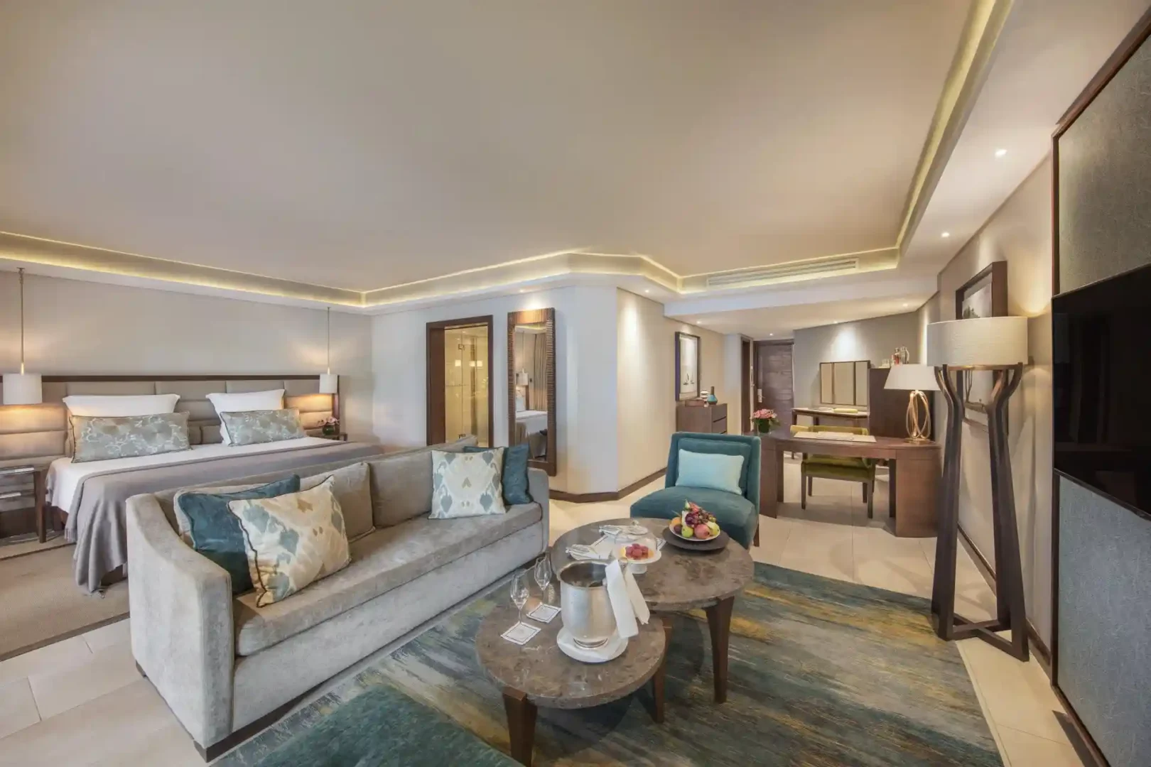 royal palm tropical suite lounge