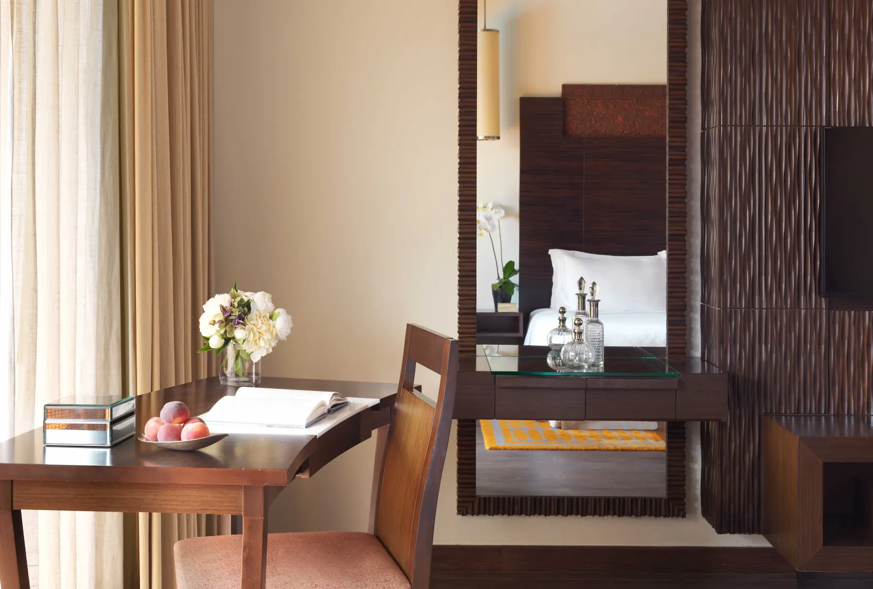Anantara the Palm Dubai desk area in premier lagoon view room