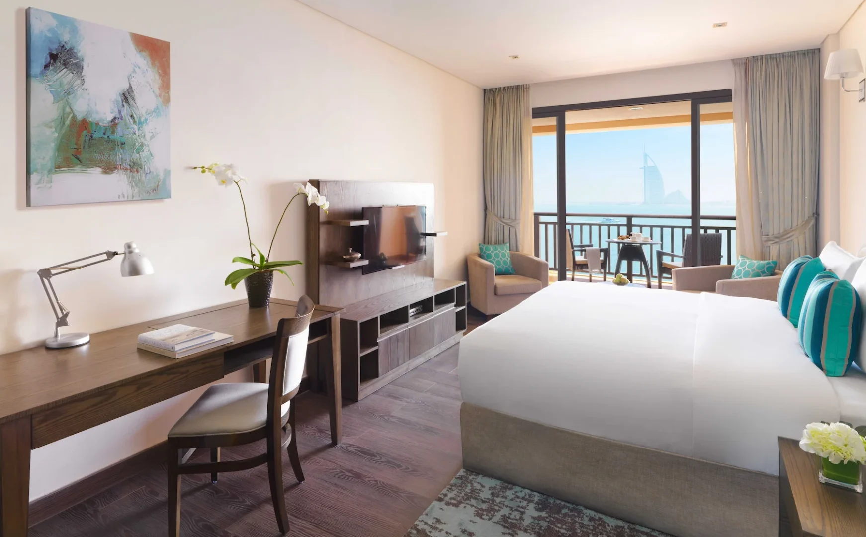 Anantara The Palm Dubai. Standard room residence overall view