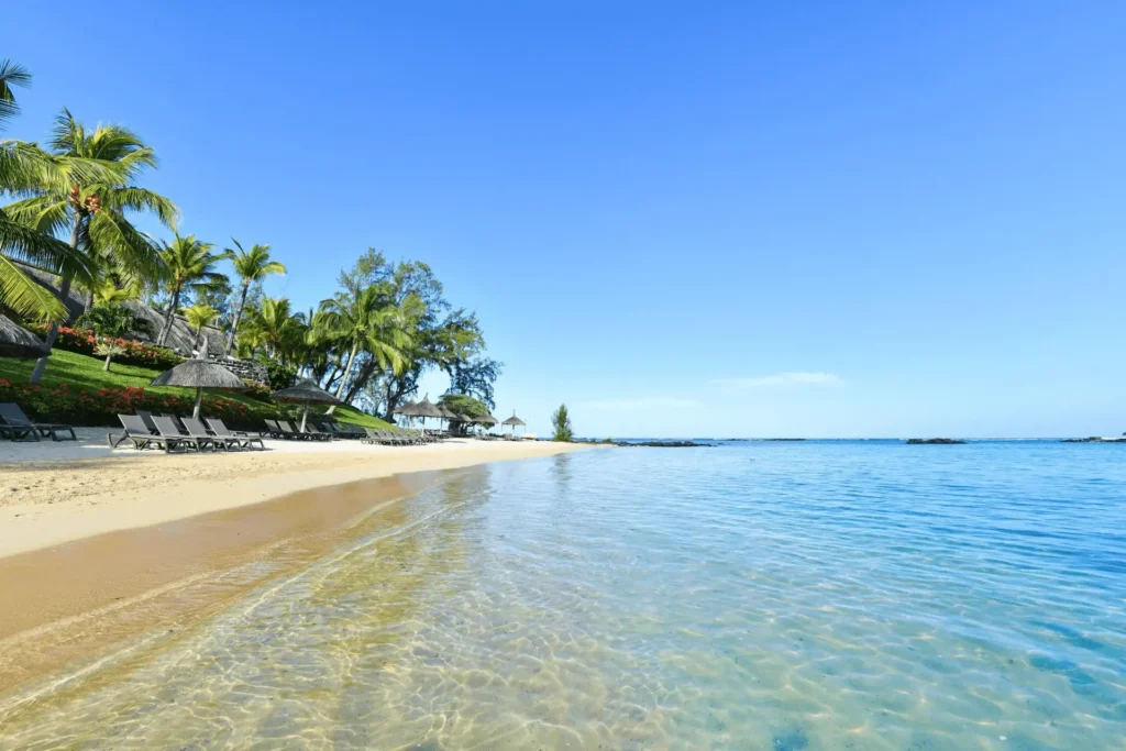 annonier mauritius beach with turquoise waters and white sand