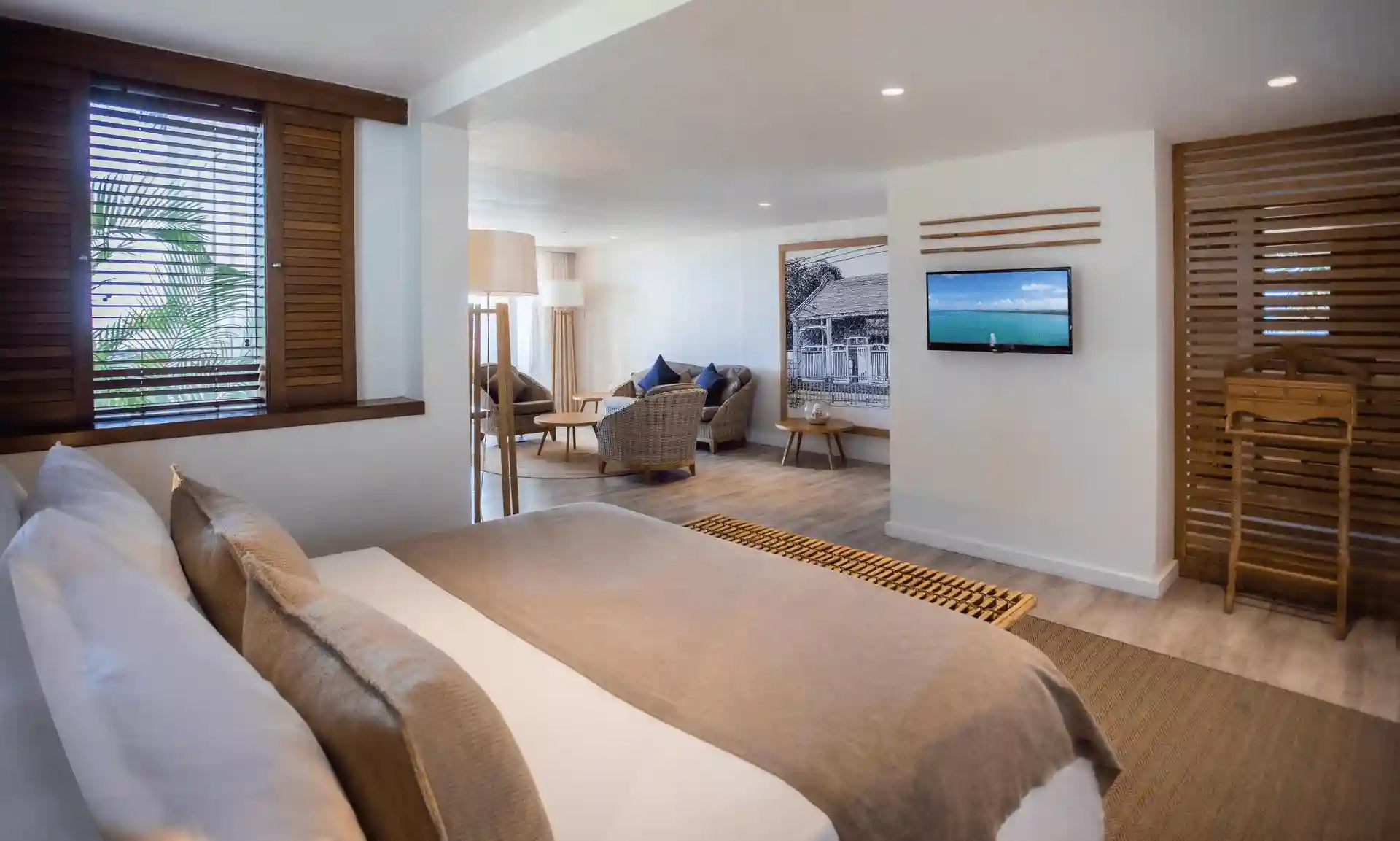 canonnier suite sea-facing bedroom