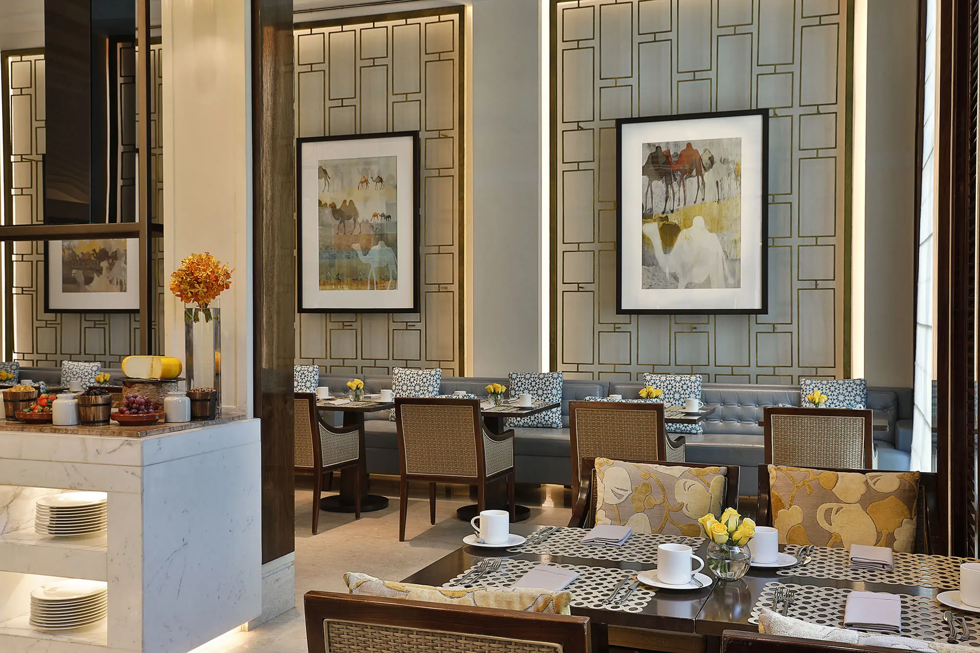 caravan-restaurant-interior-at-the-ritz-carlton-dubai-jbr