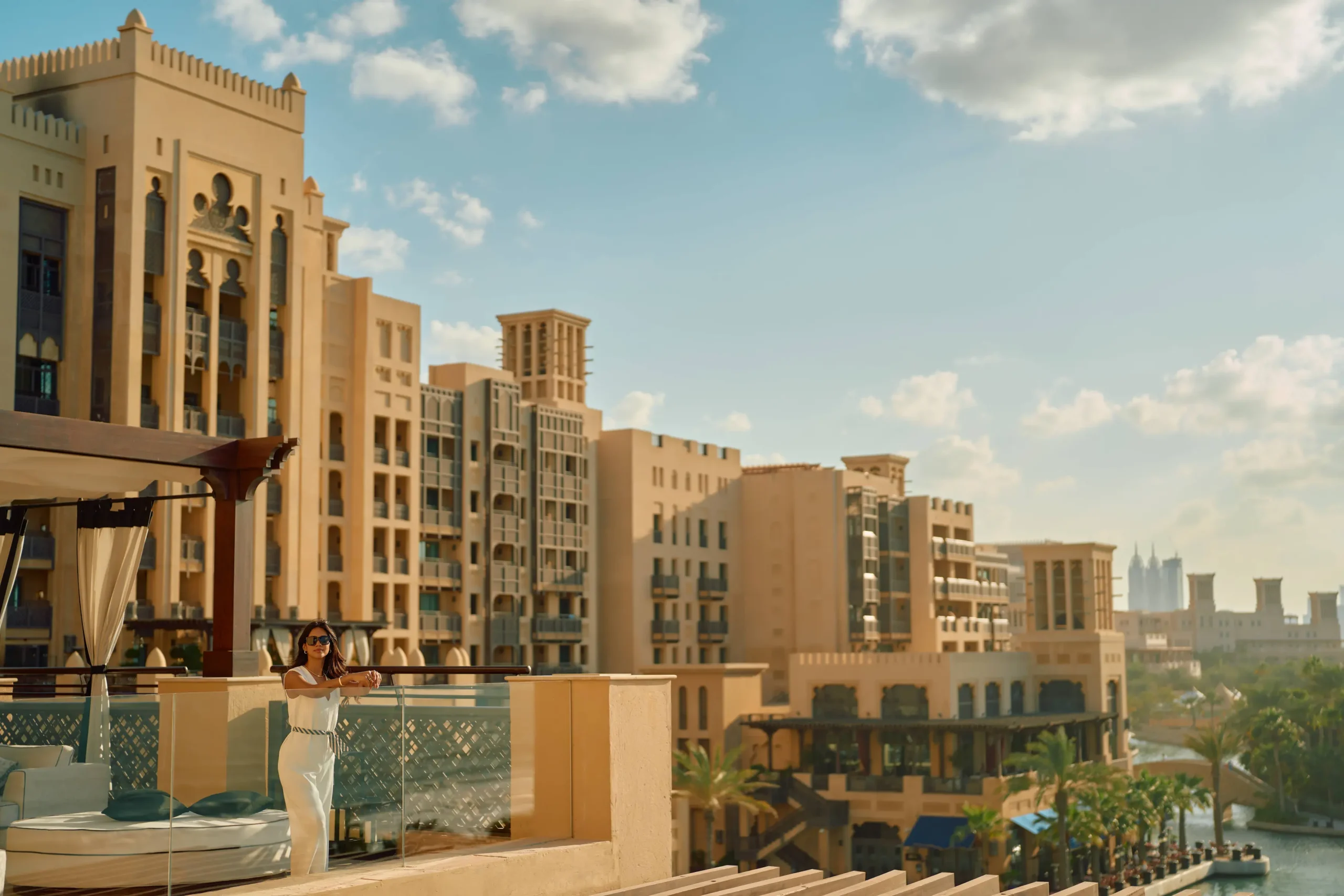 guests enjoying lifestyle experiences at jumeirah mina a’salam dubai beachfront resort