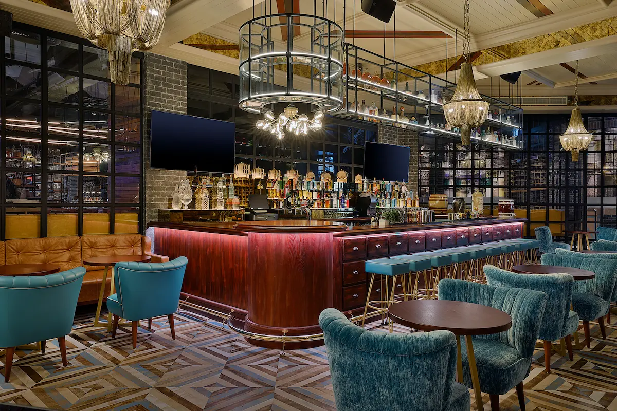 mcgettigans factory dubai at hilton dubai palm jumeirah with casual irish pub interior and bar seating