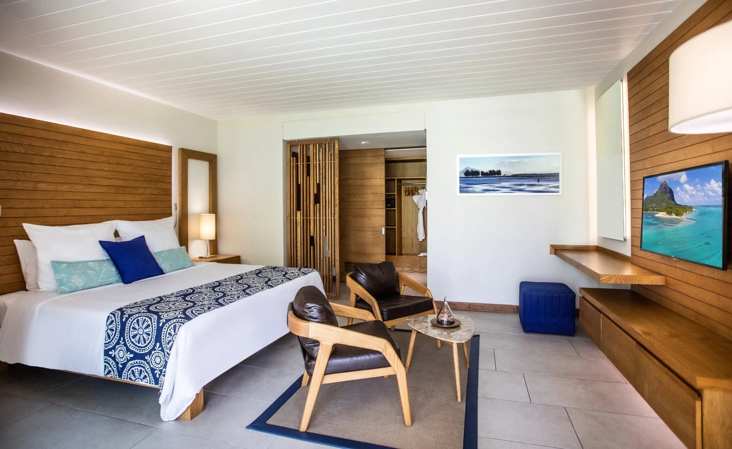 paradis two-bedroom family suite beachfront bedroom