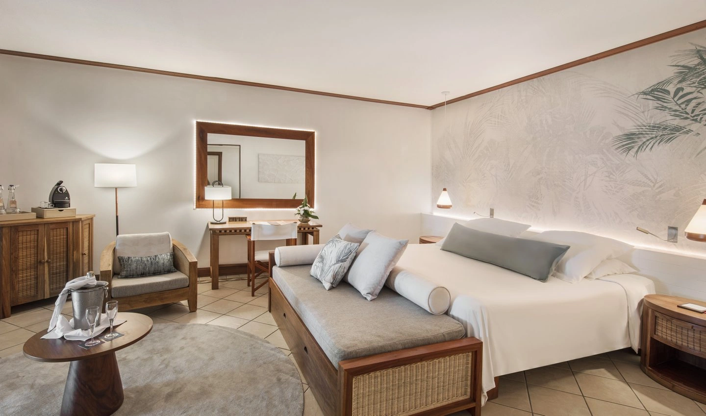 paradis two-bedroom tropical family suite bedroom side