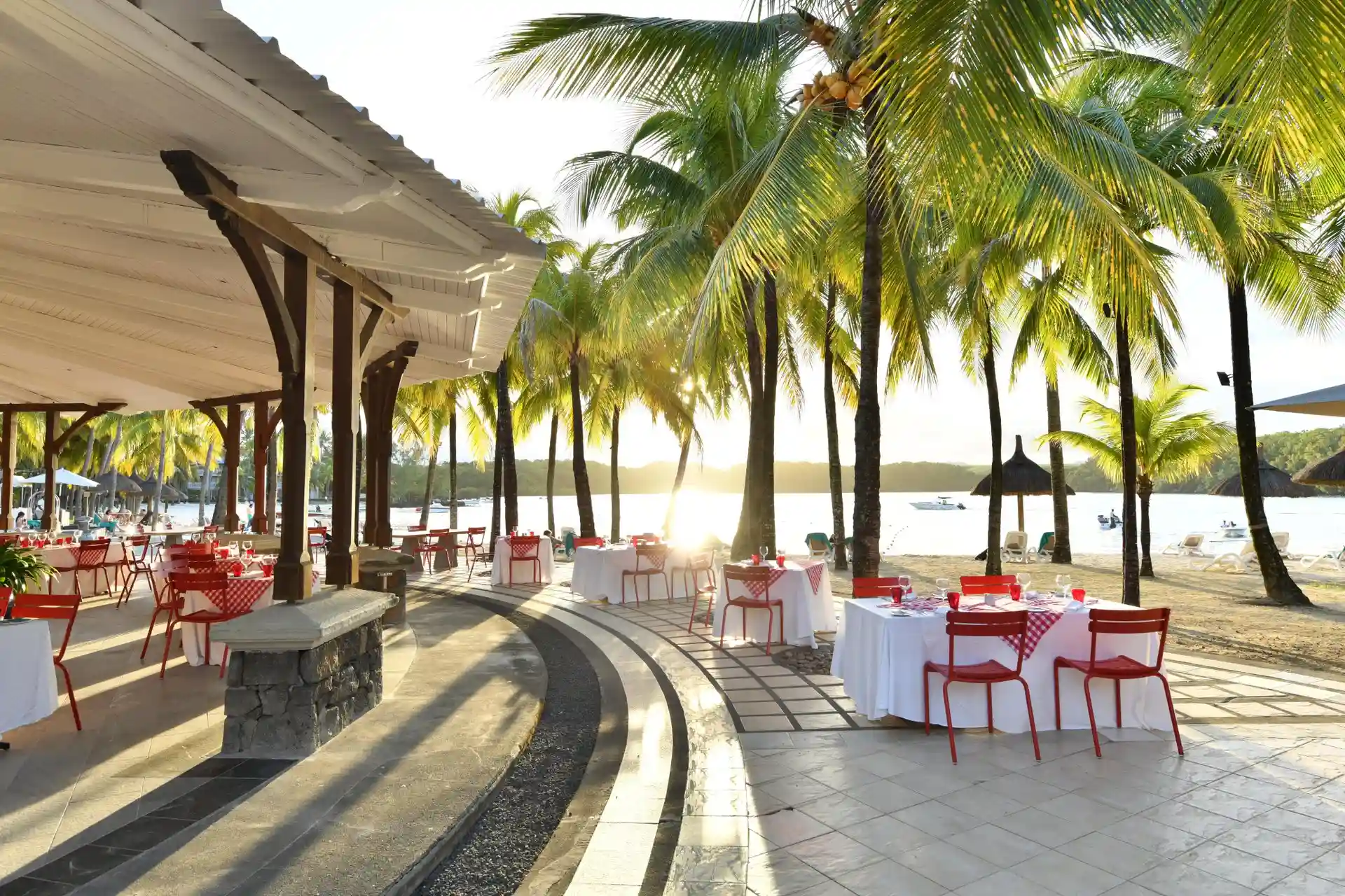 ponte vecchio italian trattoria restaurant at shandrani beachcomber resort and spa serving italian and mediterranean cuisine in a casual yet elegant setting overlooking the pool
