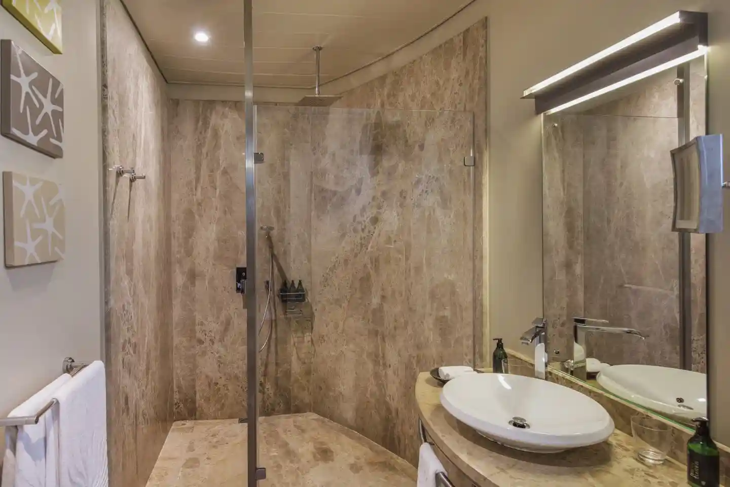 trou aux biches villa three rooms floor shower