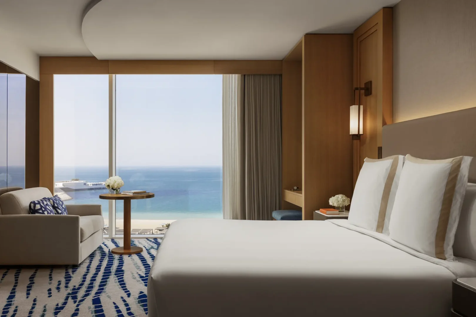 two-bedroom-ocean-family-deluxe-room-detail-jumeirah-beach-hotel