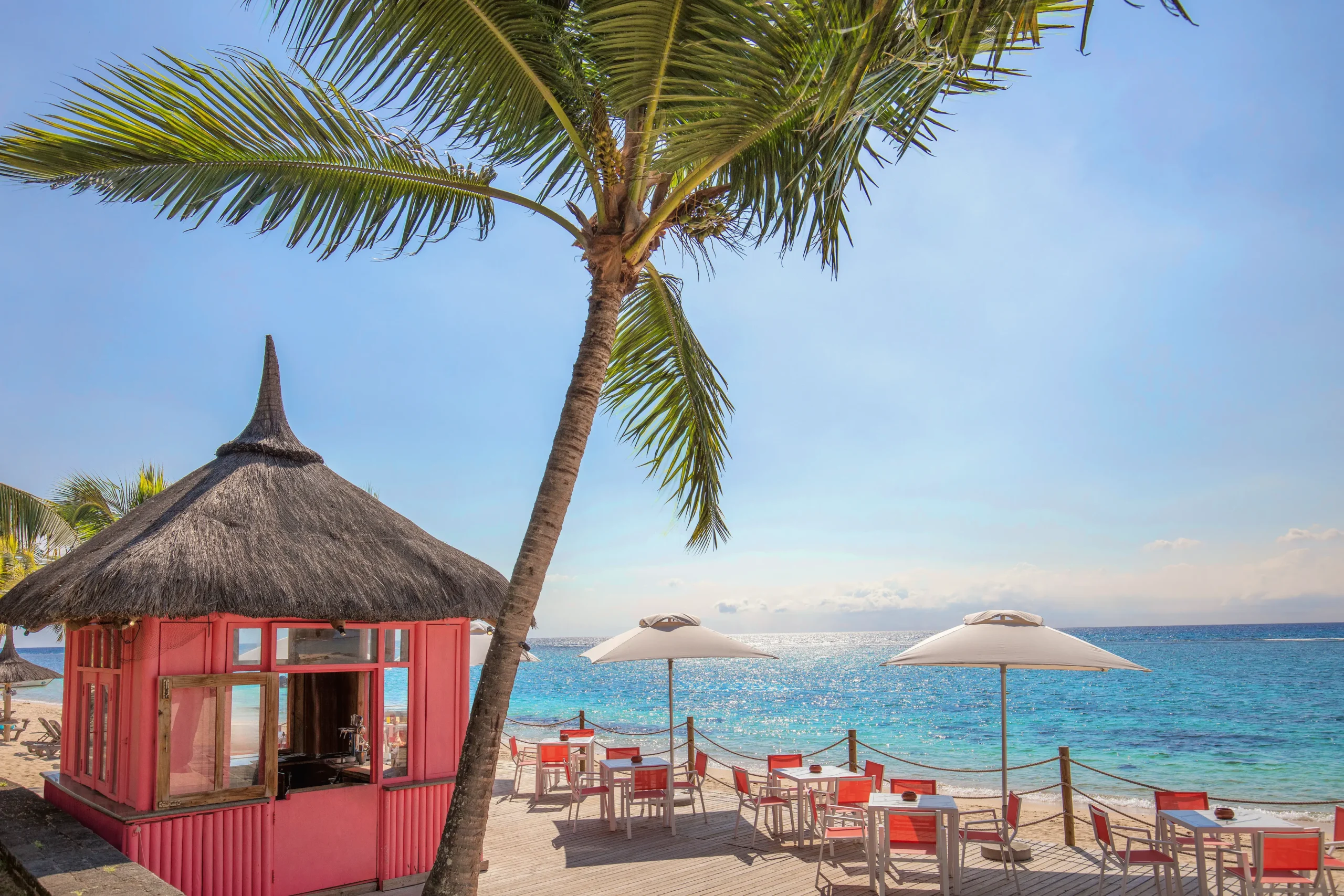 victoria beachcomber mauritius pinky bar with ocean view