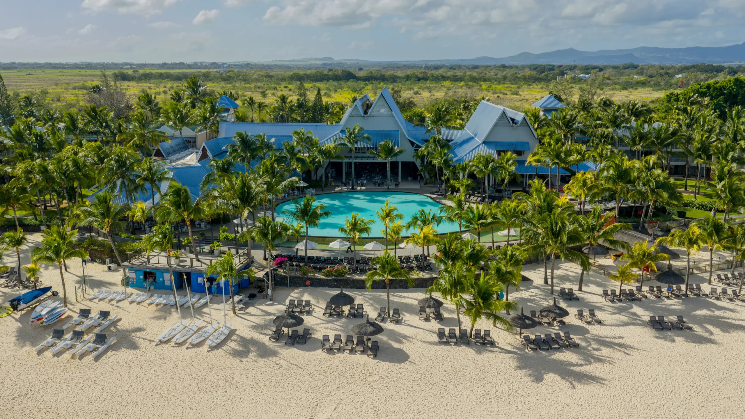 victoria beachcomber mauritius resort exterior in a tropical beachfront setting