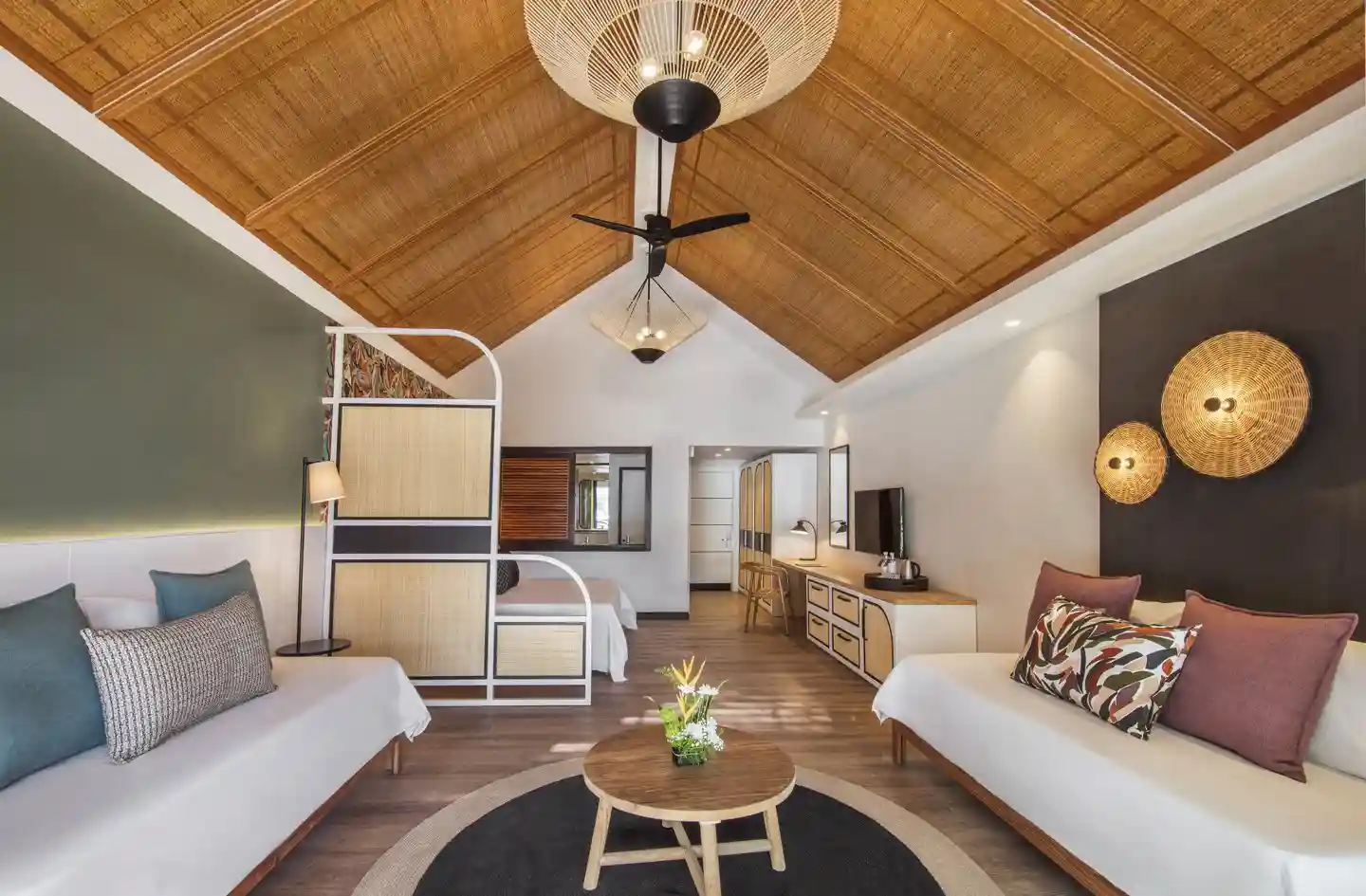 victoria mauritius deluxe room hotel accommodation interior comfortable sta