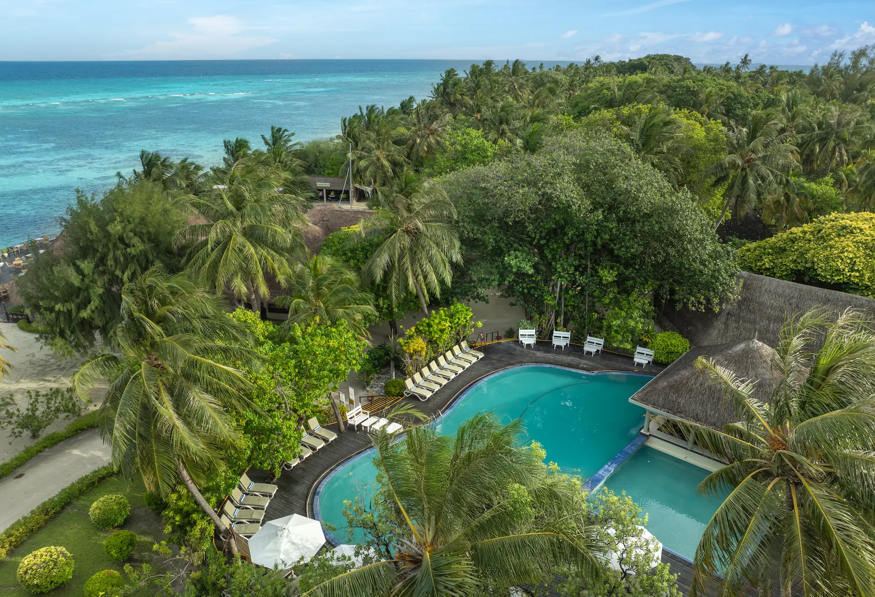 island poolside oasis at adaaran select hudhuranfushi maldives