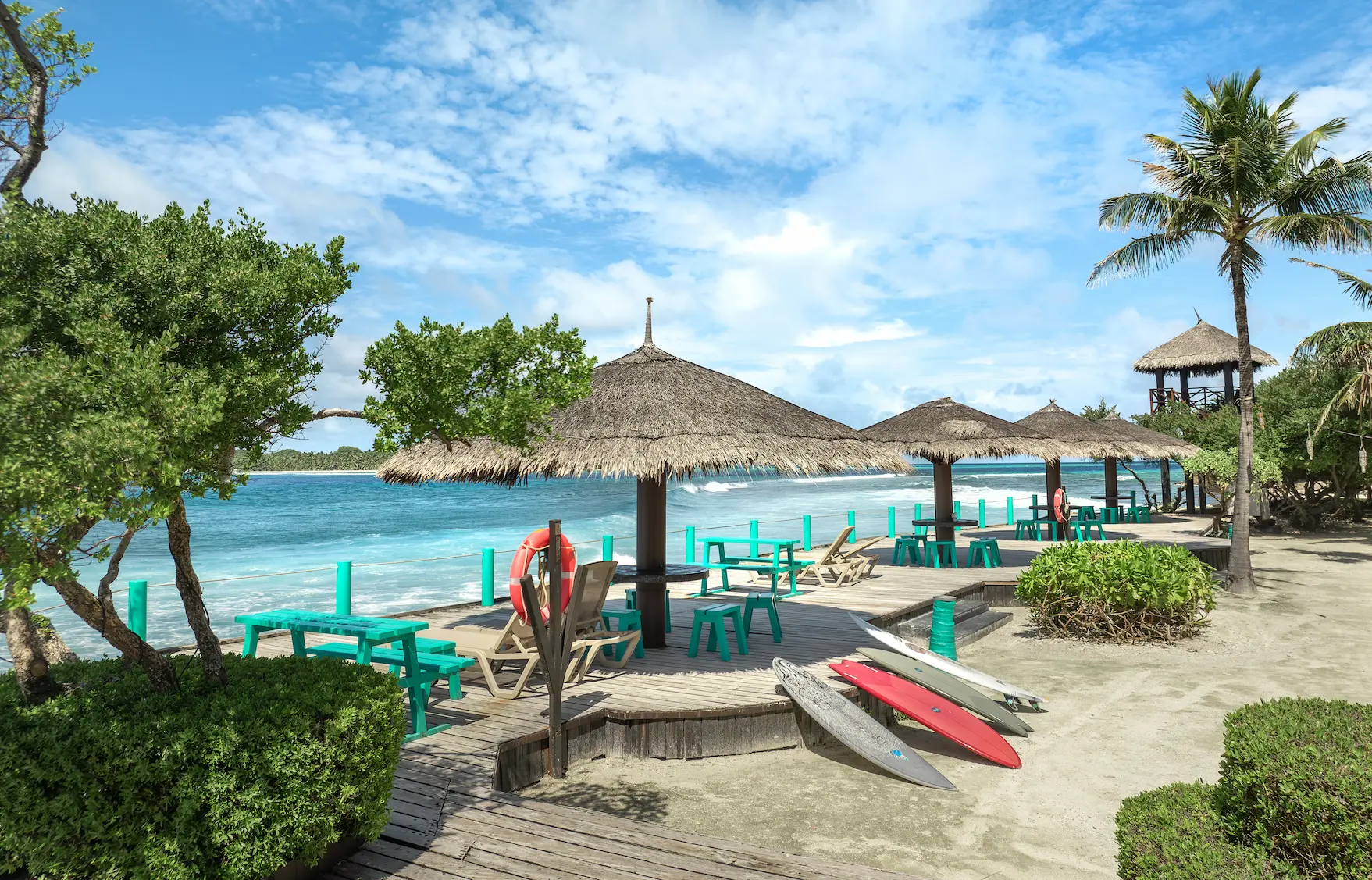 lohis wave surf zone at adaaran select hudhuranfushi maldives