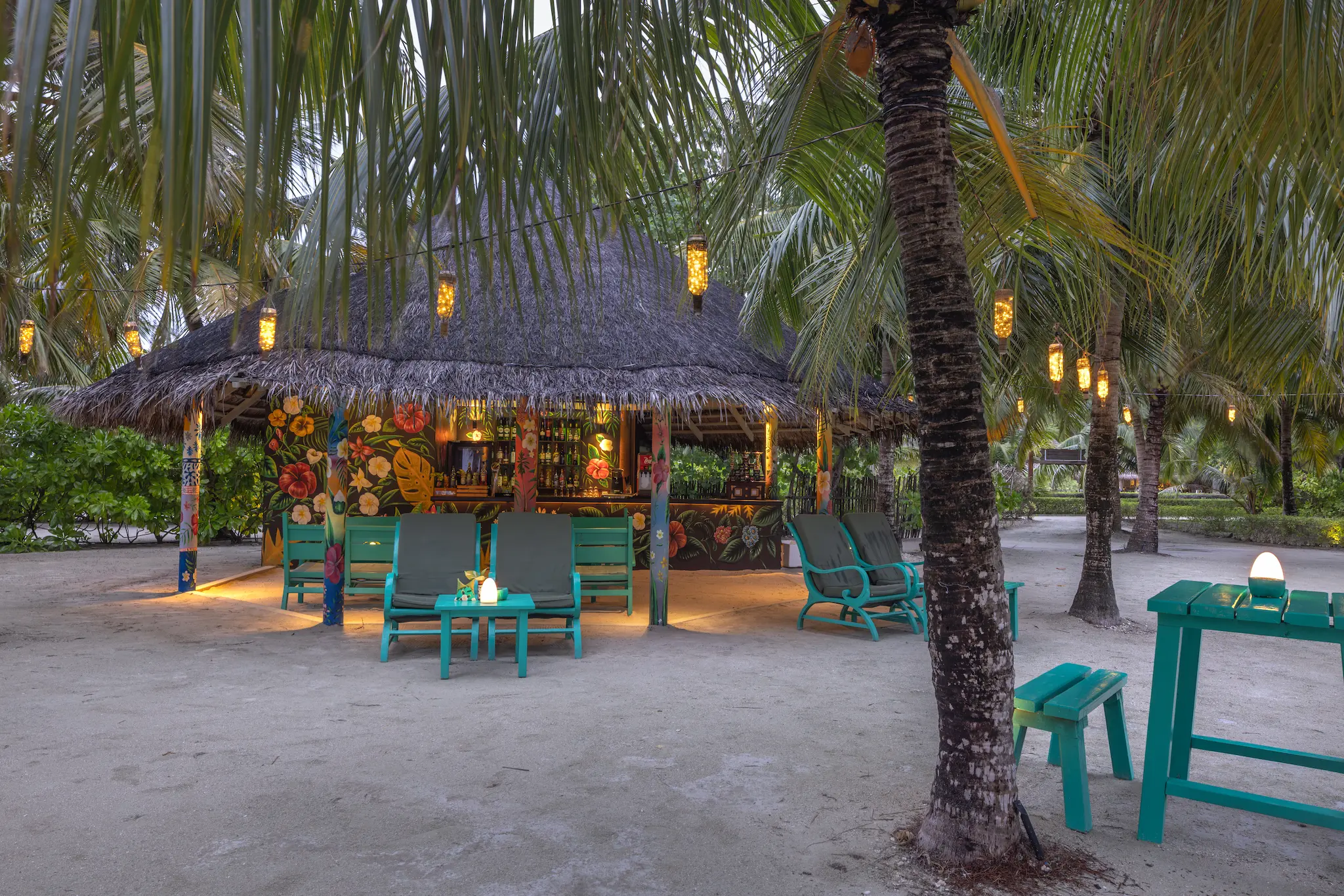 tiki bar island lounge at adaaran select hudhuranfushi maldives