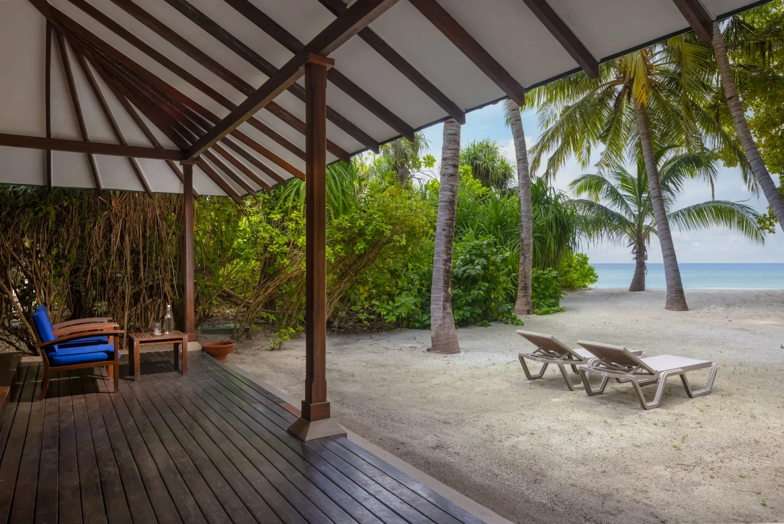 adaaran select meedhupparu raa atoll maldives honeymoon suite ocean view