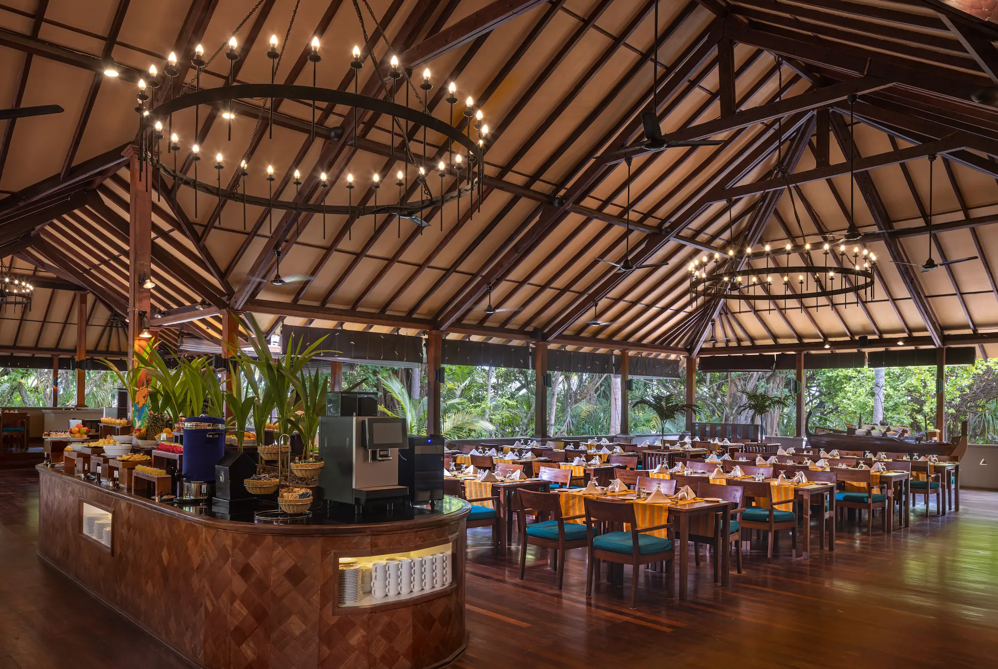 adaaran select meedhupparu raa atoll maldives jaafaiy restaurant dining area