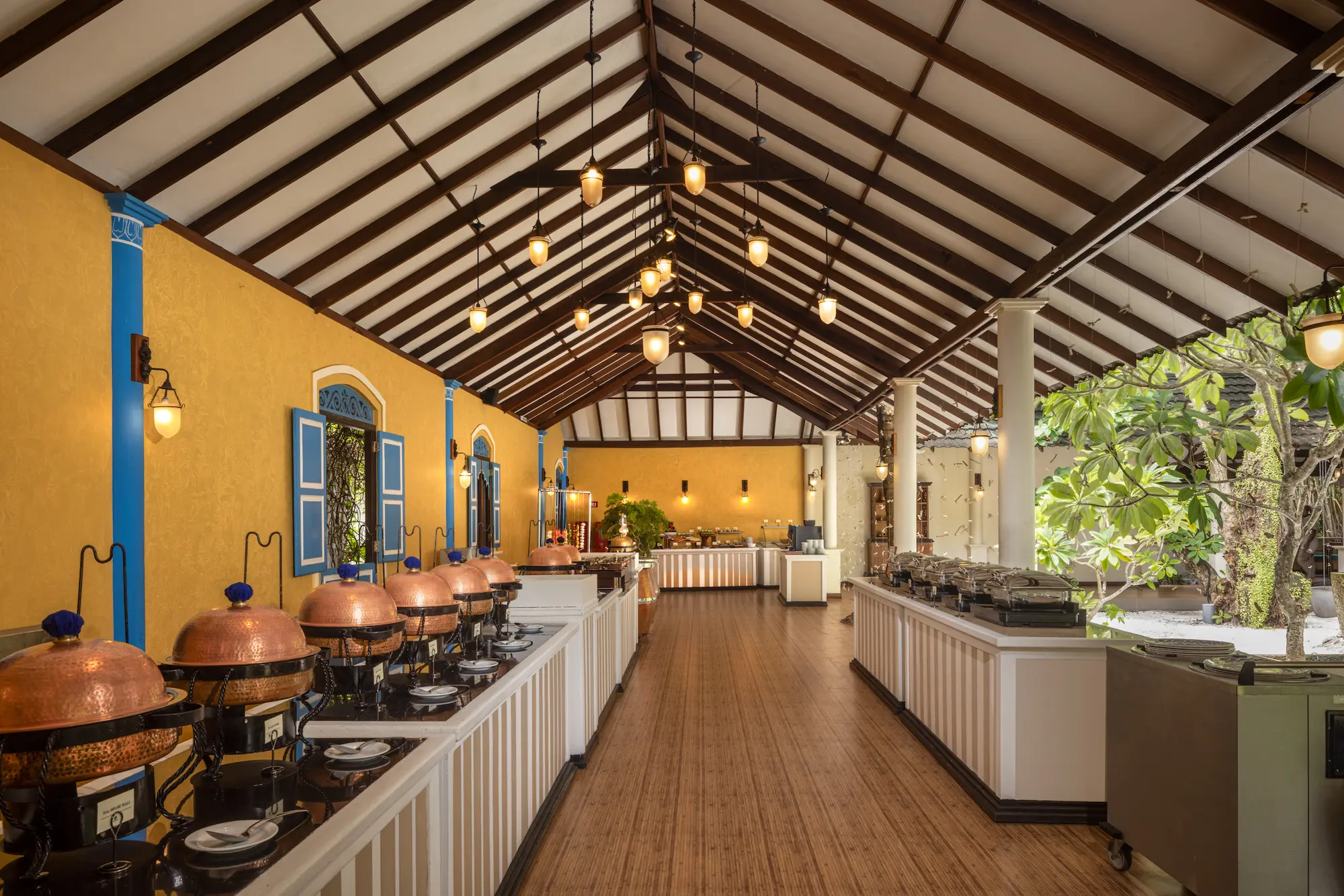 adaaran-select-meedhupparu-raa-atoll-maldives-sufura-restaurant-dining-experience