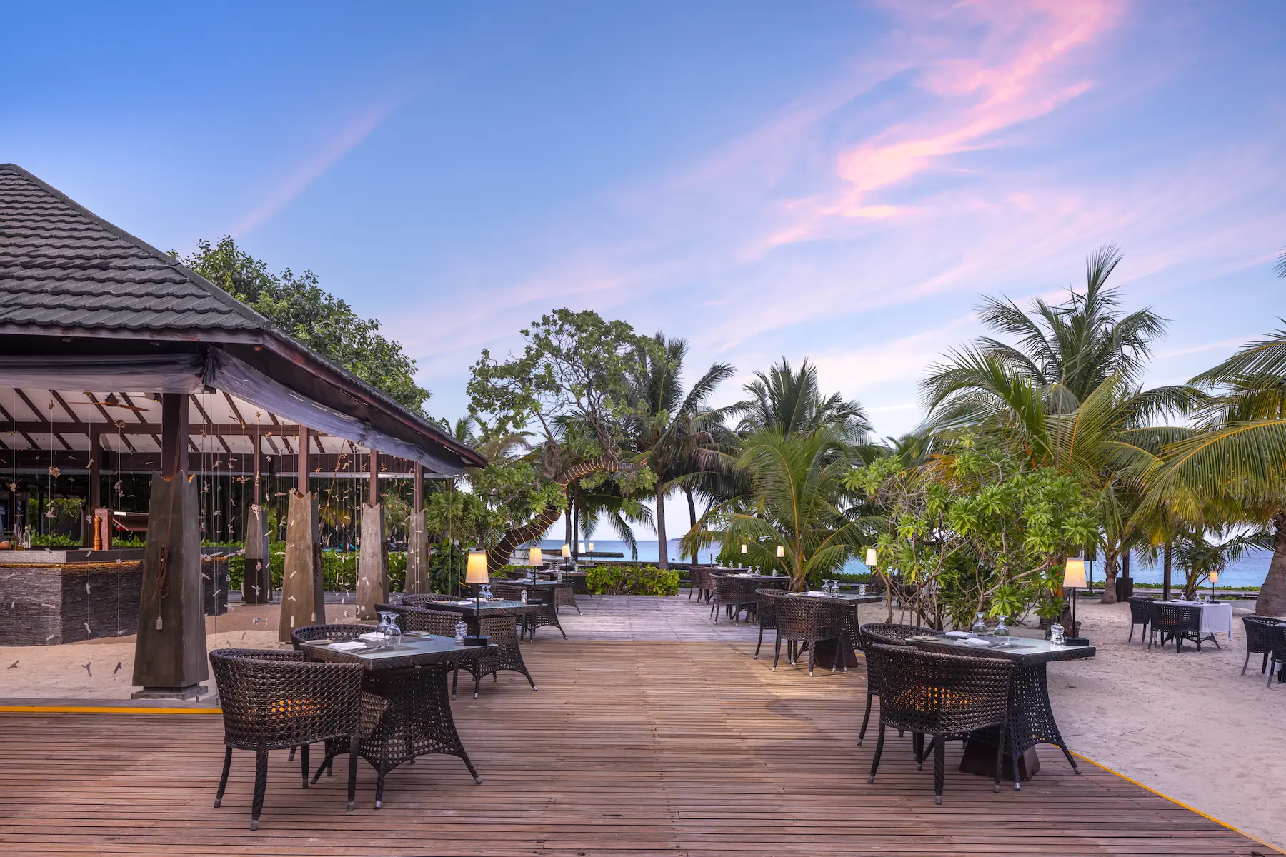 adaaran select meedhupparu raa atoll maldives thavaa restaurant seaside dining