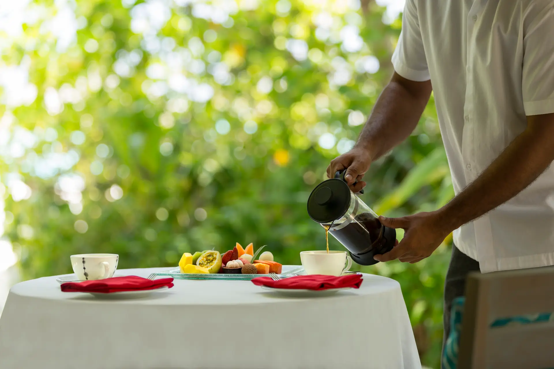 anantara-dhigu-maldives-resort-in-villa-breakfast-detail
