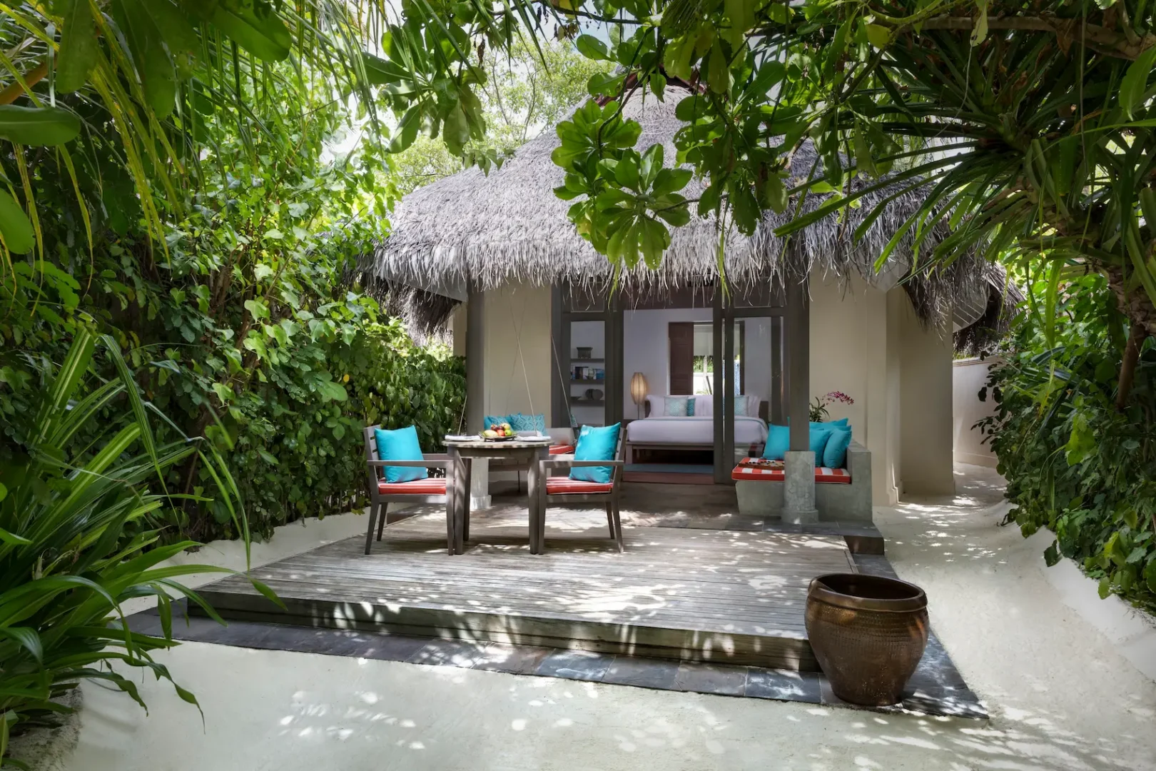 anantara dhigu sunset beach villa