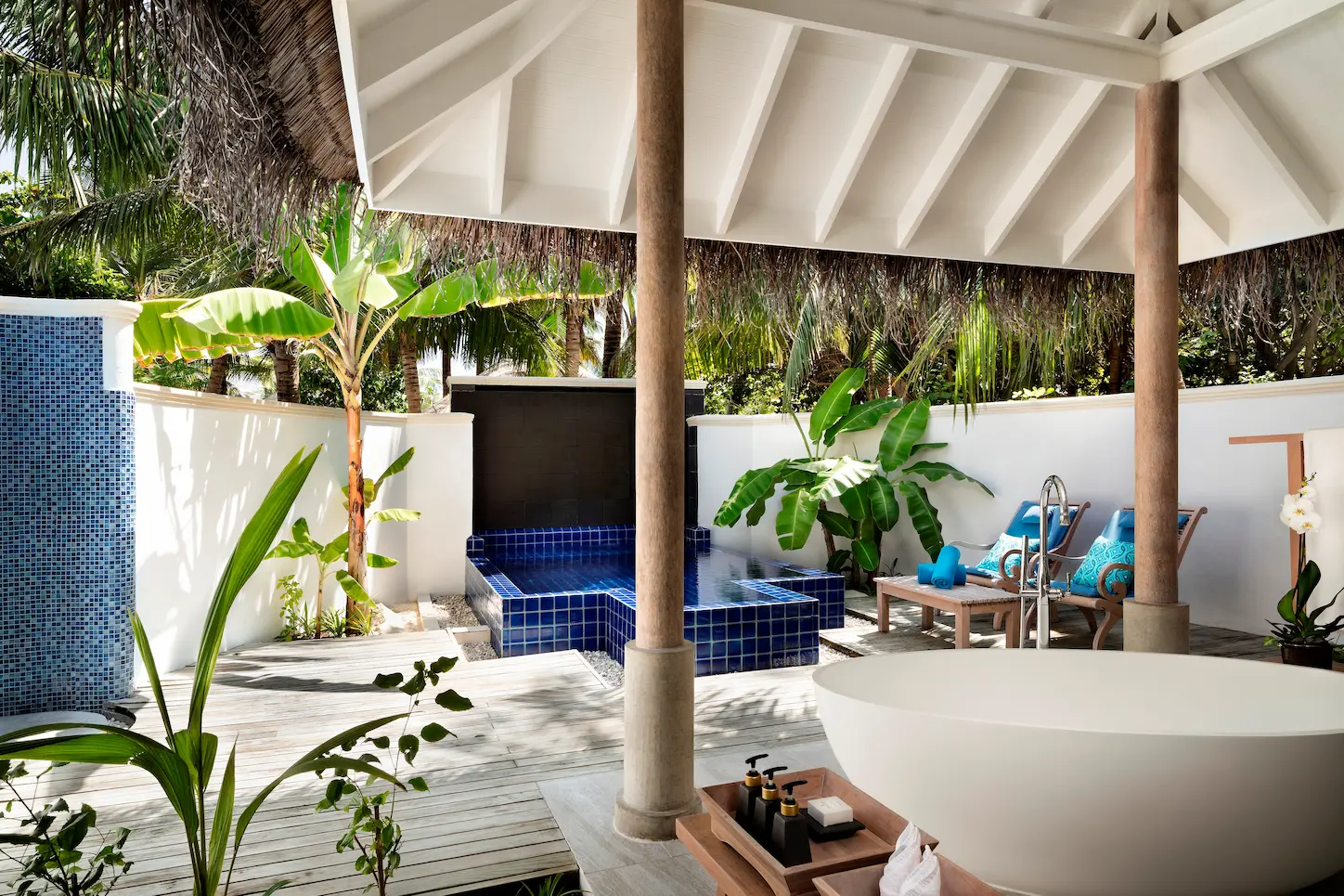 anantara dhigu sunset pool villa angle