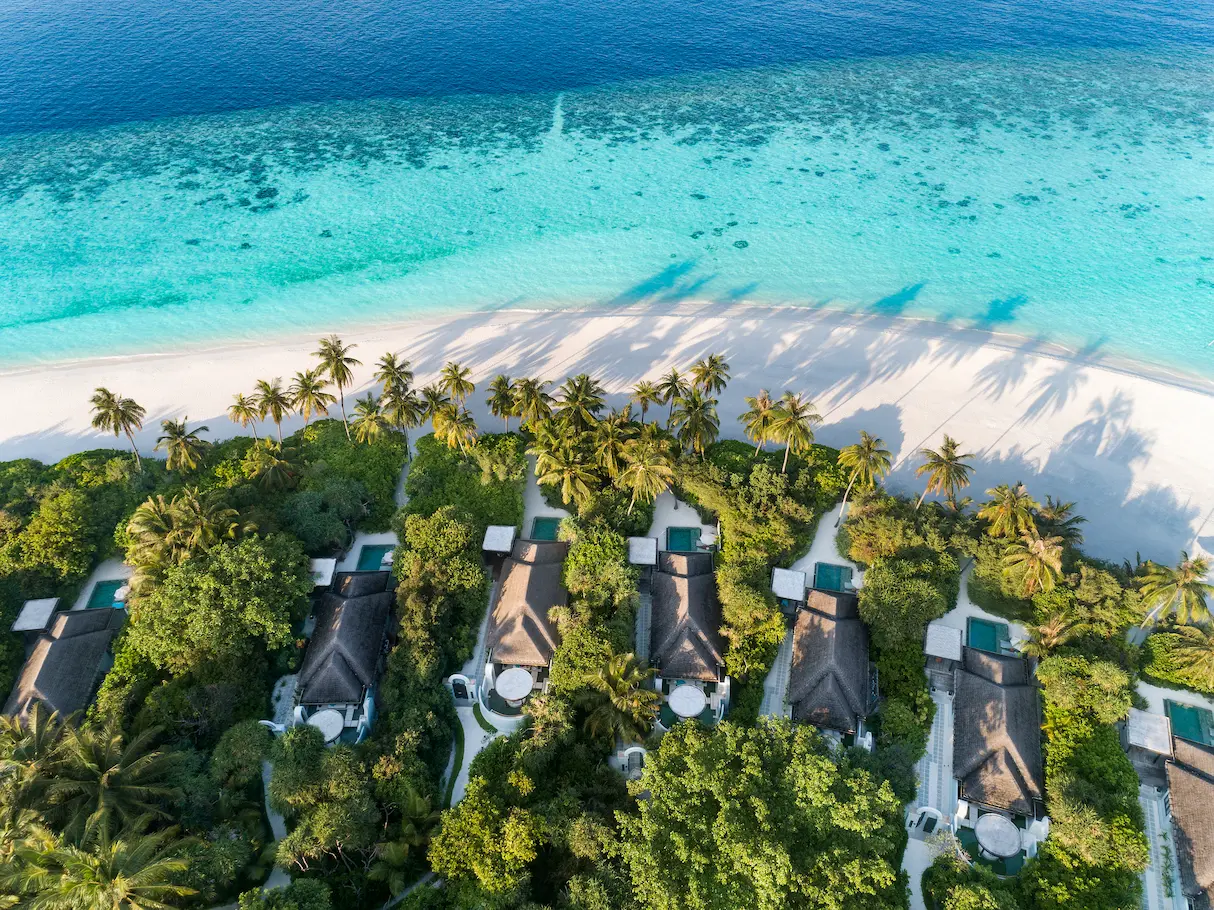 anantara-kihavah-maldives-villas-beach-pool-villa-aerial-beach-view
