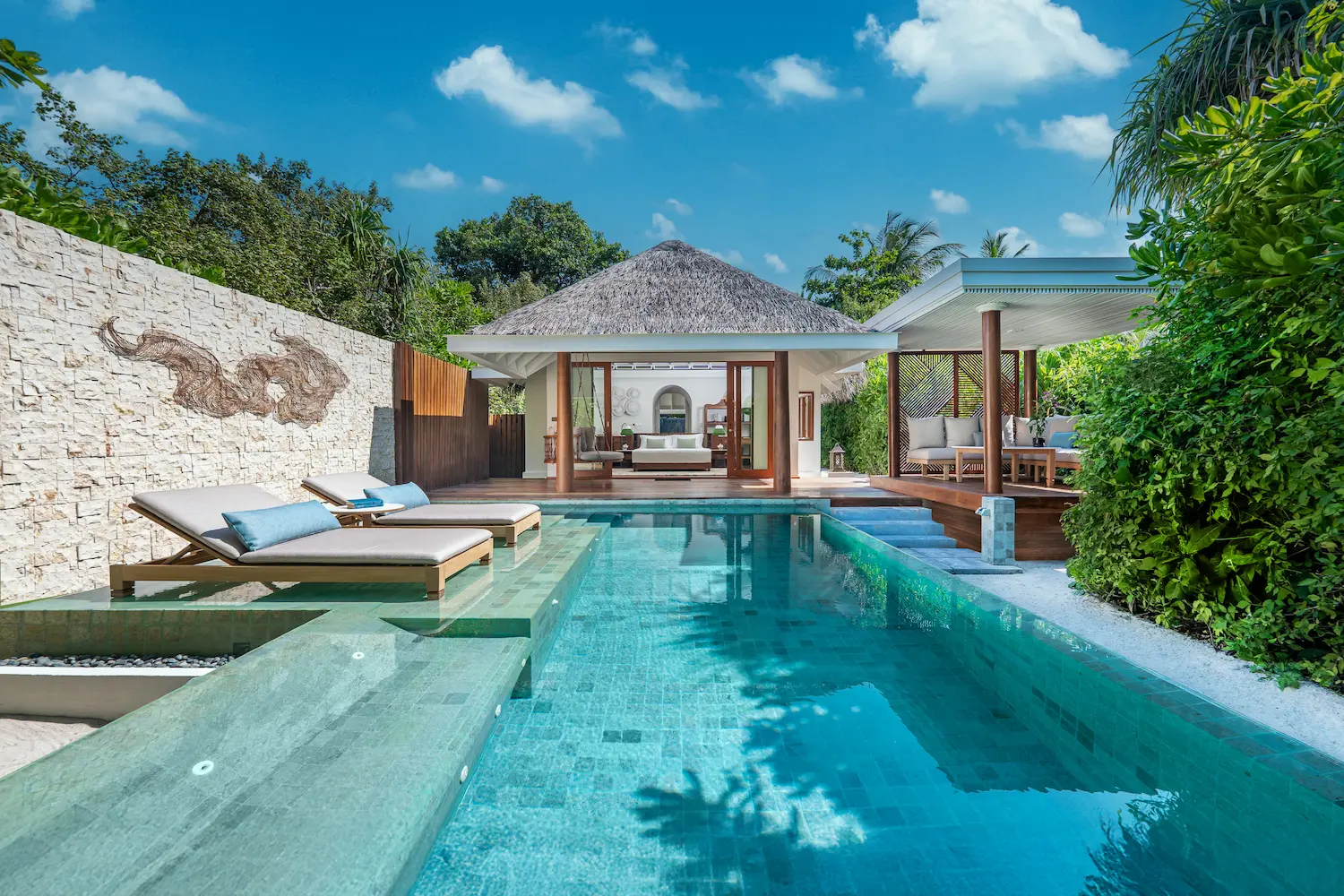 anantara-kihavah-maldives-villas-exterior-beach-pool-villa-facade