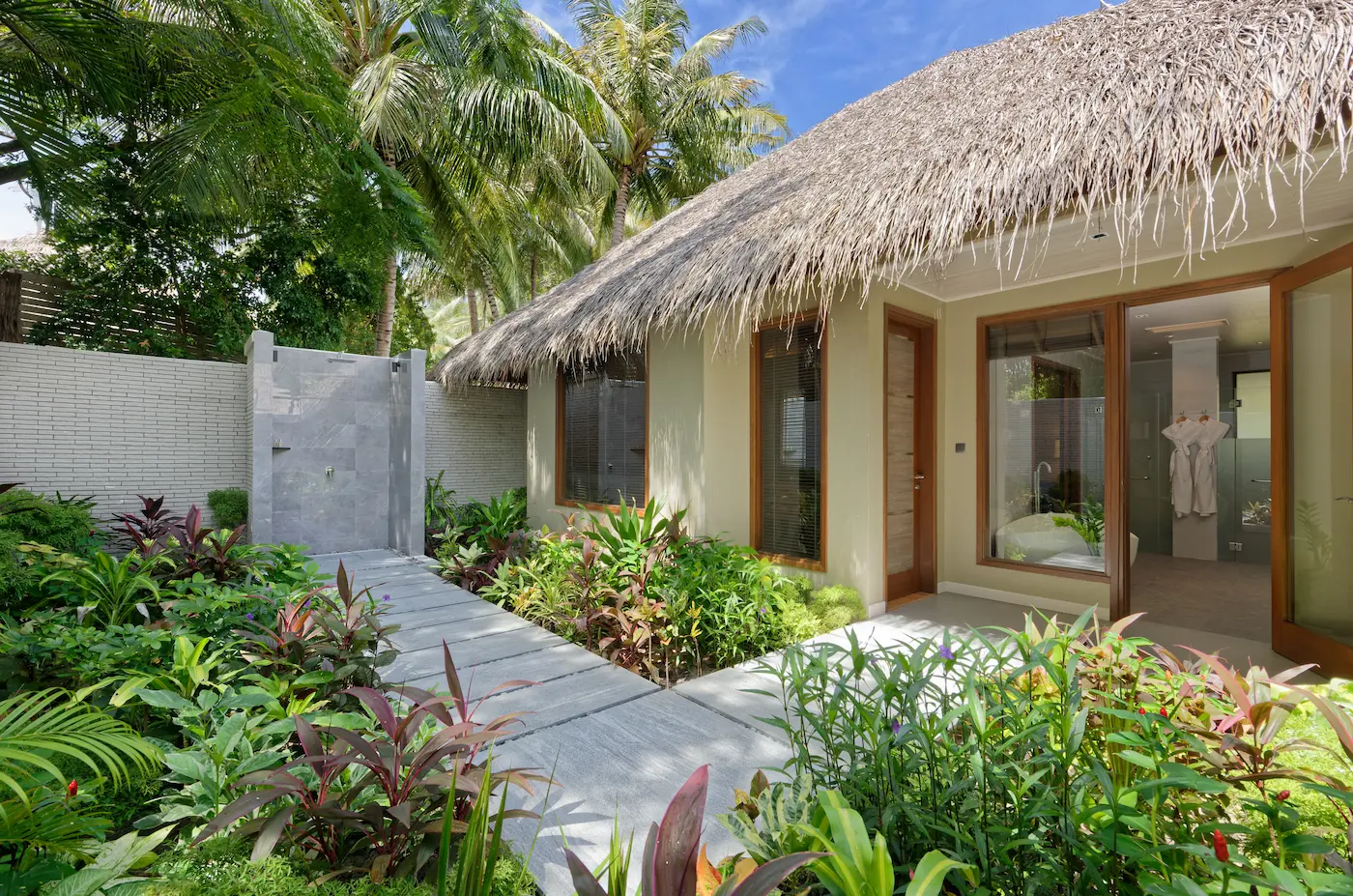 baros-maldives-baros-residence-outdoor-shower