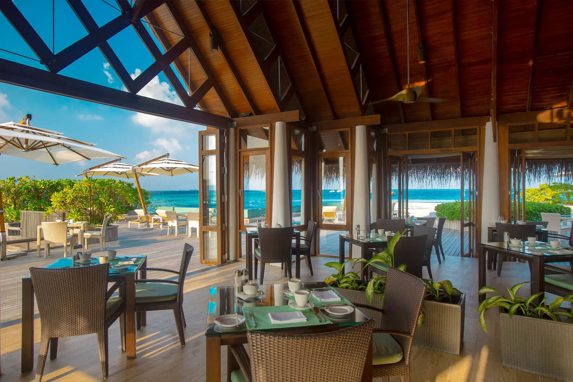 baros-maldives-lime-restaurant
