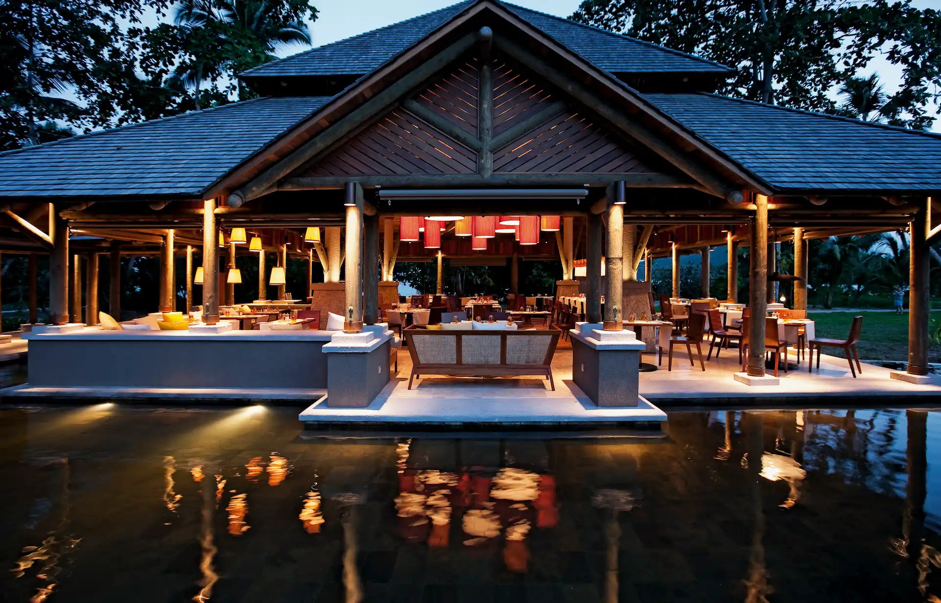 constance ephelia seychelles corossol restaurant with outdoor seating