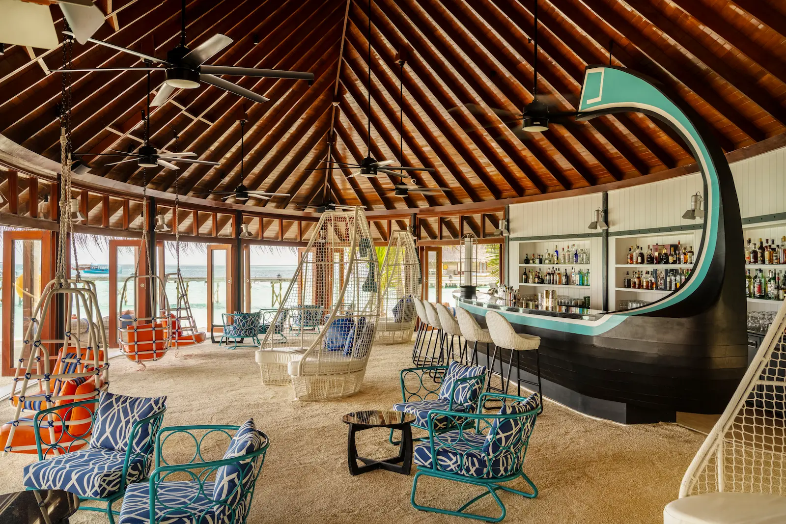 constance halaveli maldives jahaz restaurant and bar featuring an elegant interior setting