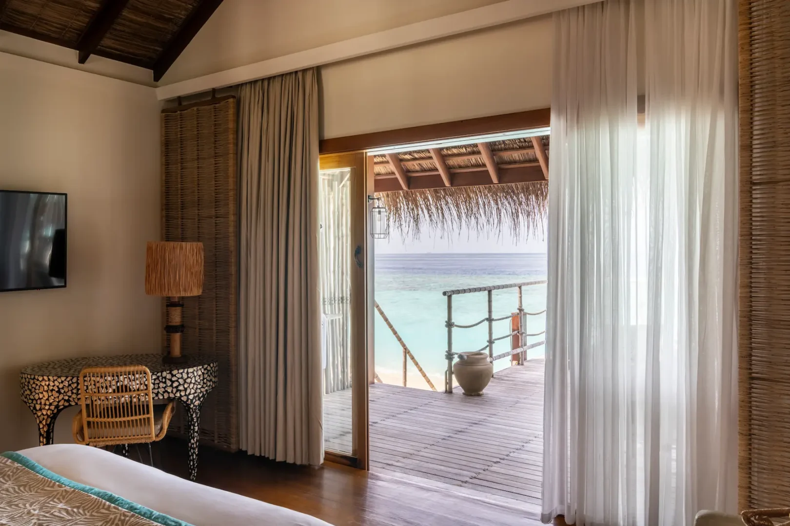 constance moofushi maldives sand villa featuring a bright and relaxing view