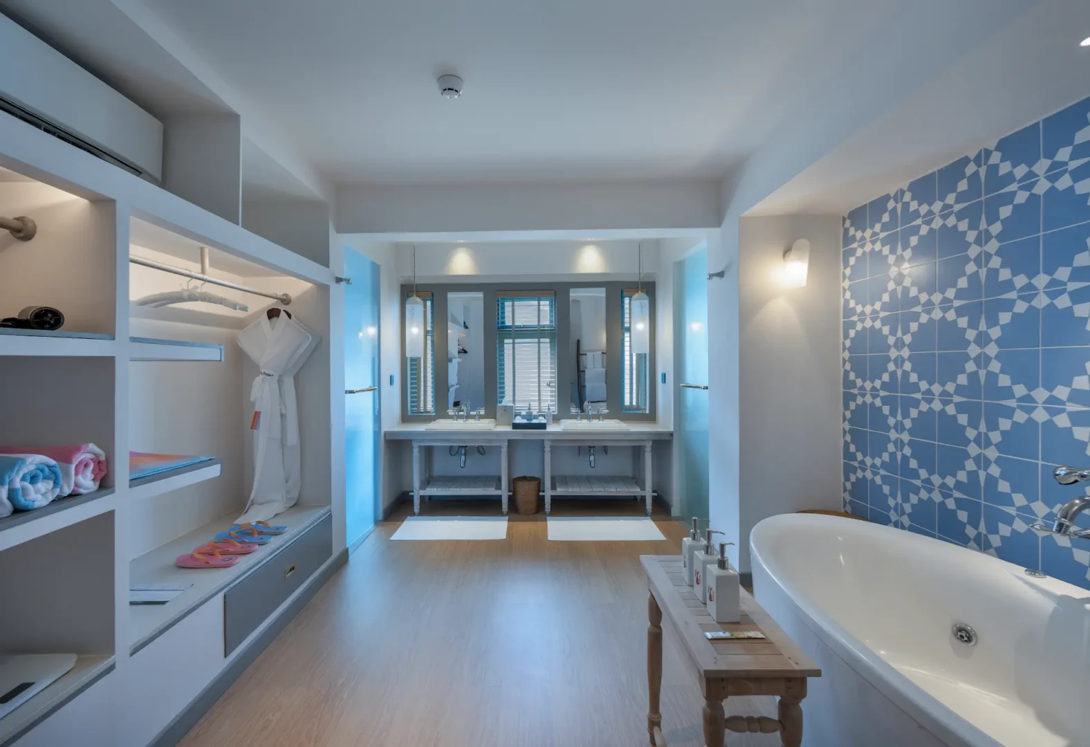 cora-cora-maldives-duplex-lagoon-pool-villa-bathroom