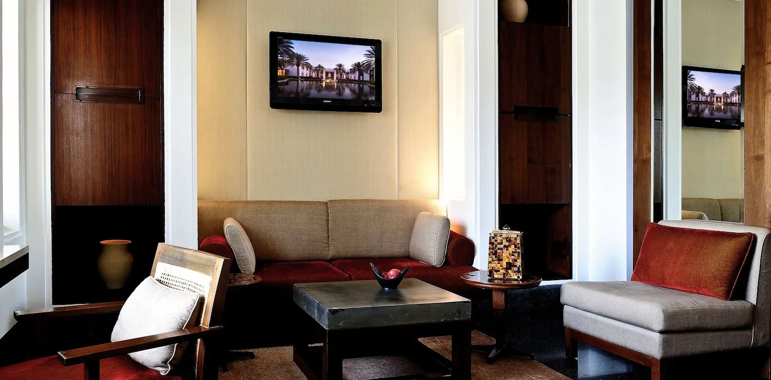 deluxe club room loungeat the chedi muscat oman