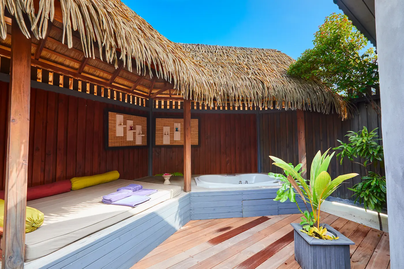 kuredu island resort & spa maldives jacuzzi beach villa jacuzzi area