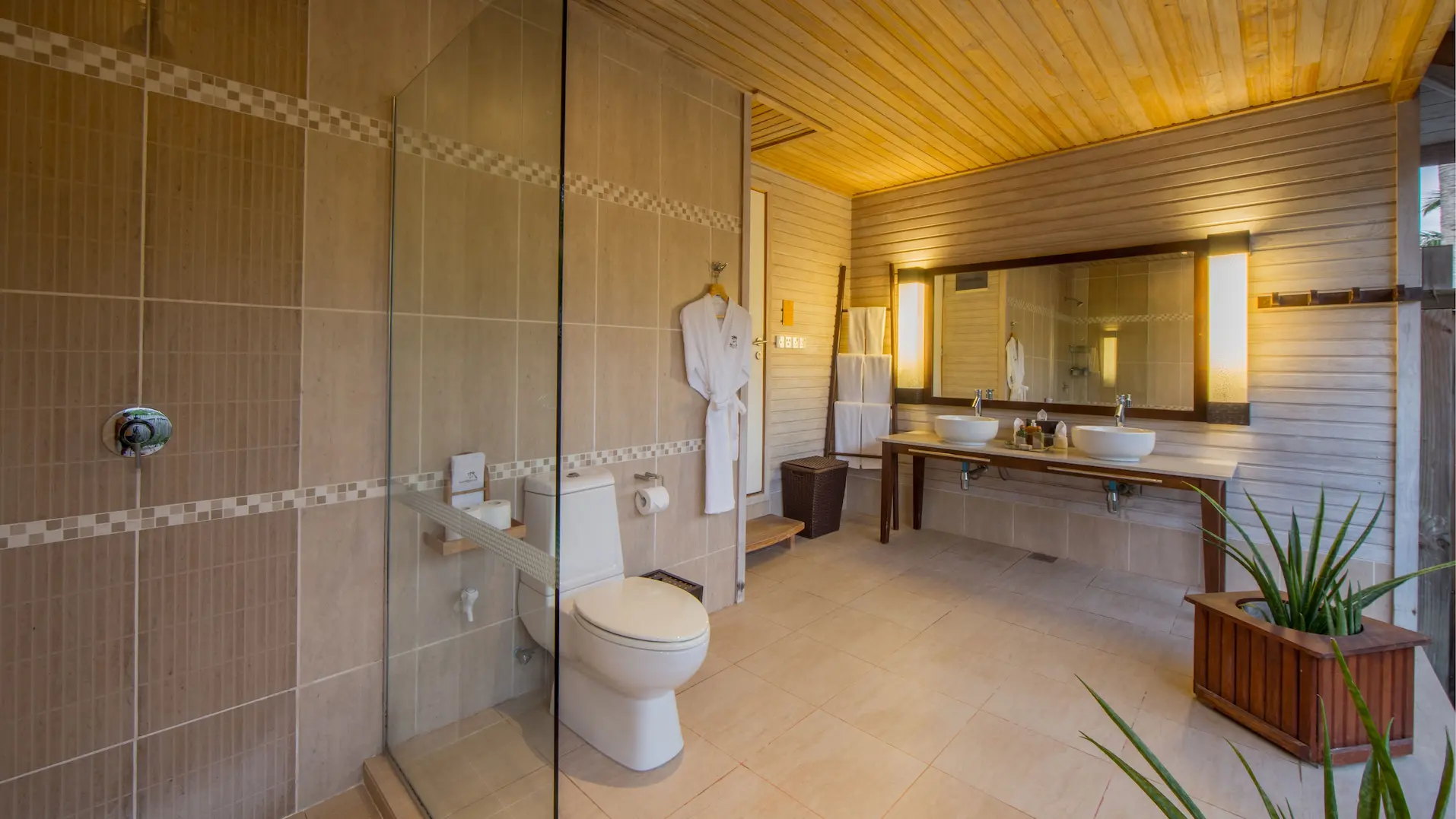 kuredu island resort & spa maldives o beach villa bathroom
