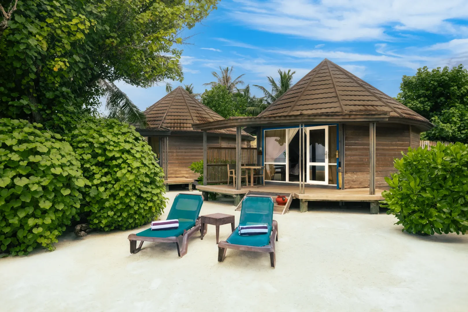 kuredu island resort & spa maldives o jacuzzi beach villa exterior