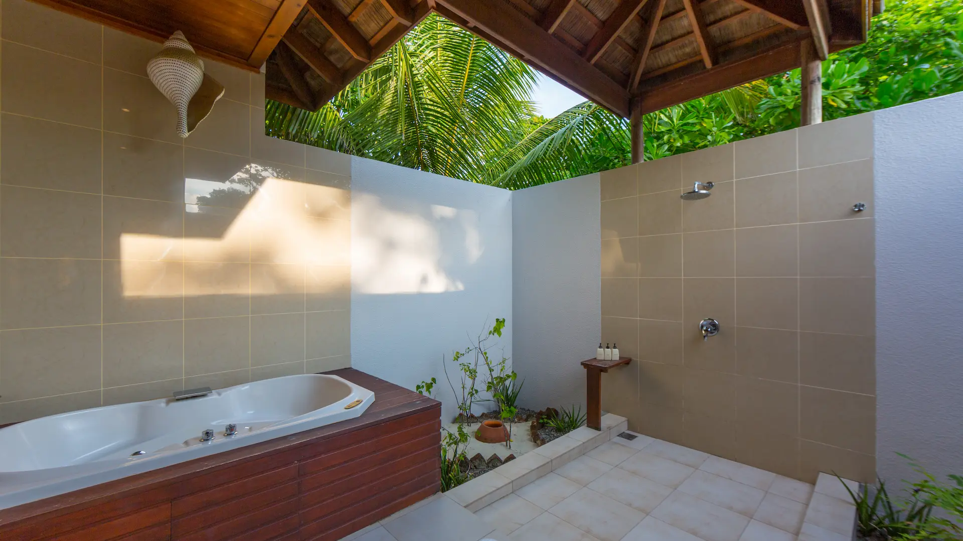 kuredu island resort & spa maldives private pool villa bathroom