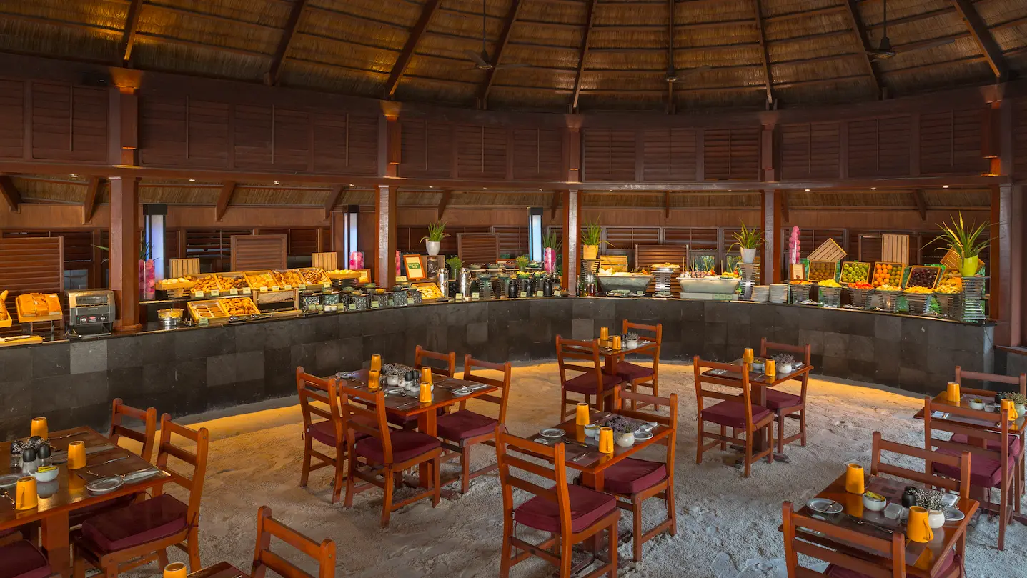 kuredu island resort & spa maldives sangu restaurant interior