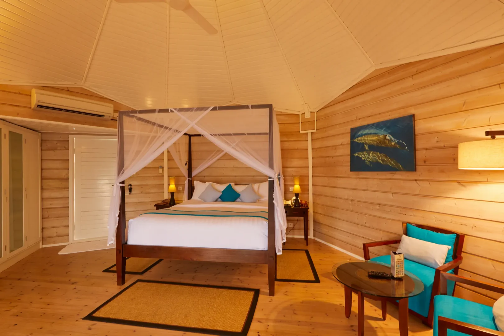 kuredu island resort & spa maldives sangu water villa interior bed