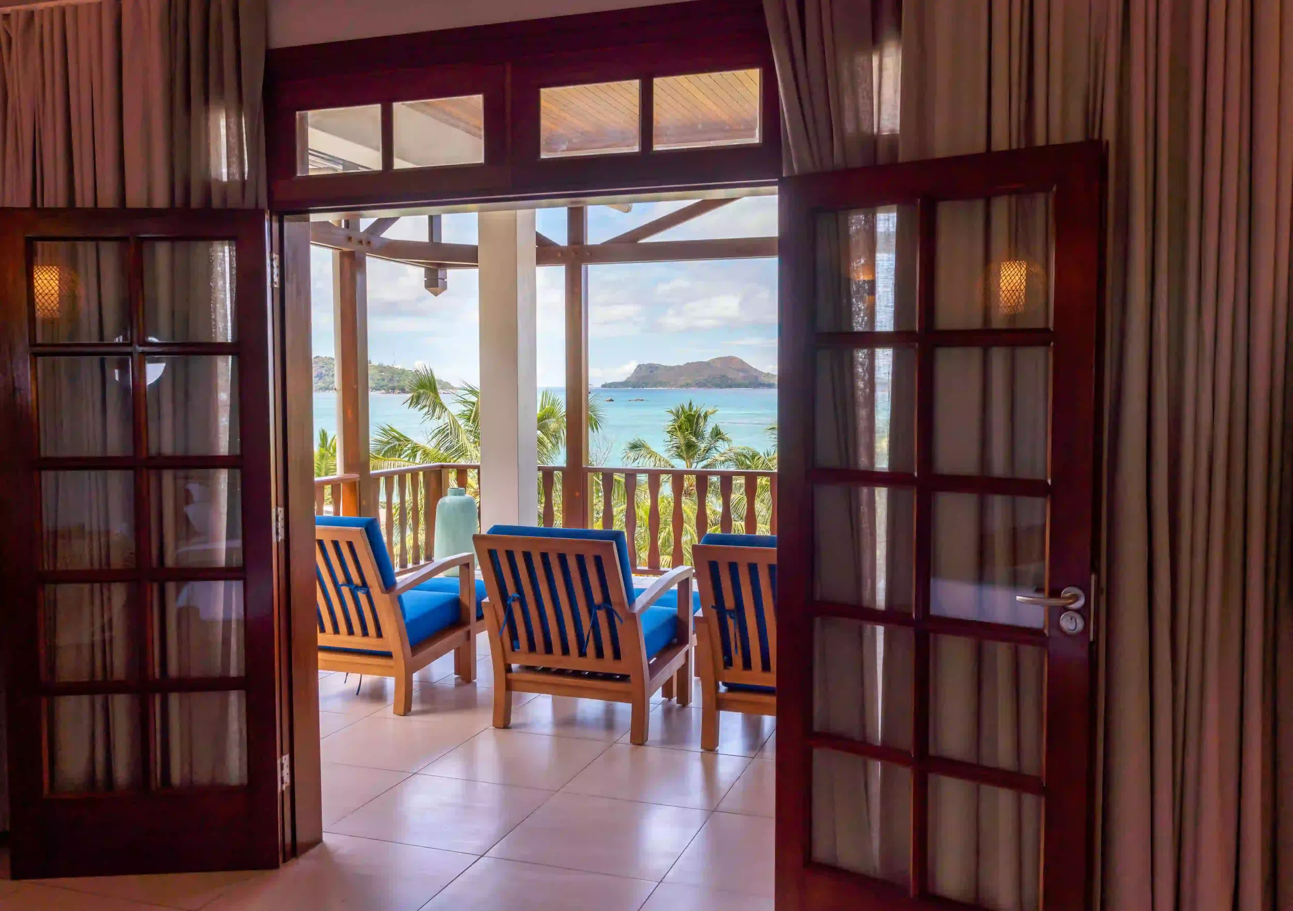 larchipel seychelles family suite balcony and veranda with seating area