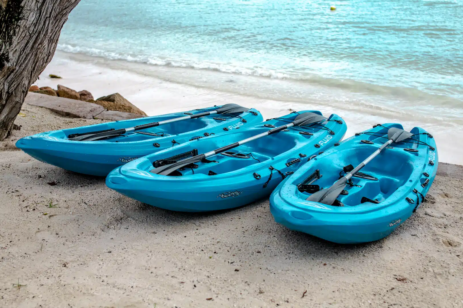 larchipel seychelles kayaking in clear turquoise waters
