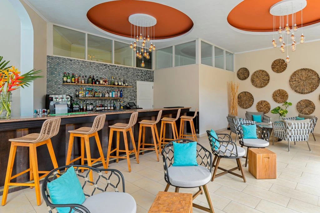 larchipel seychelles restaurant bar ton francis with outdoor seating