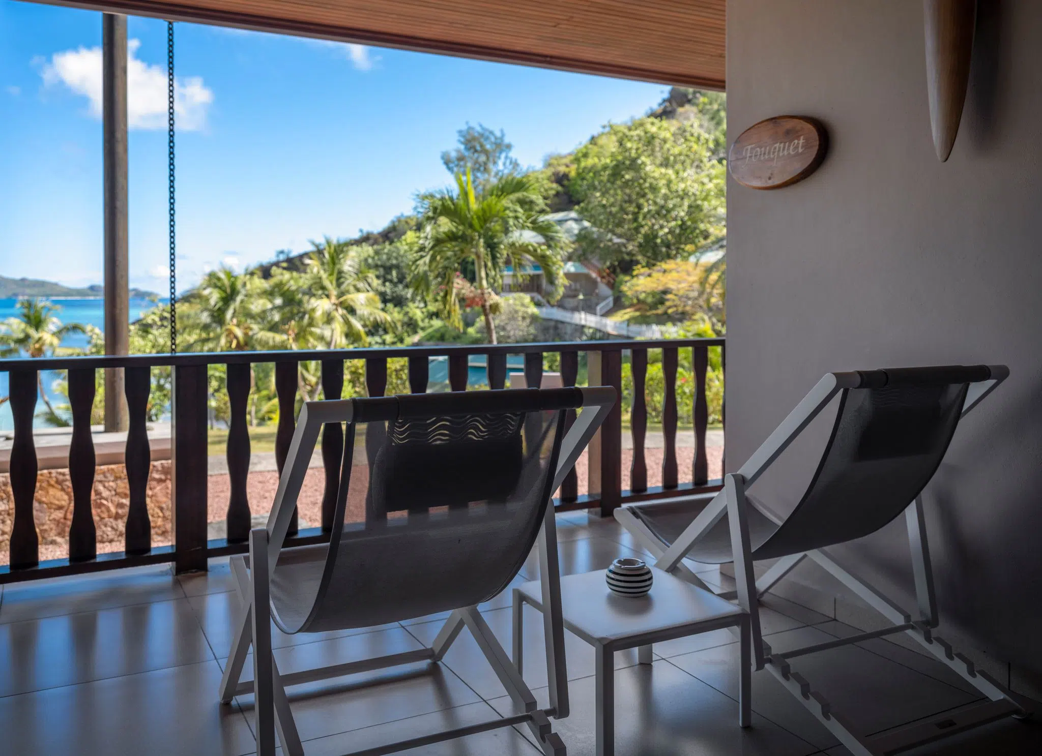 larchipel seychelles superior room deck with sun loungers