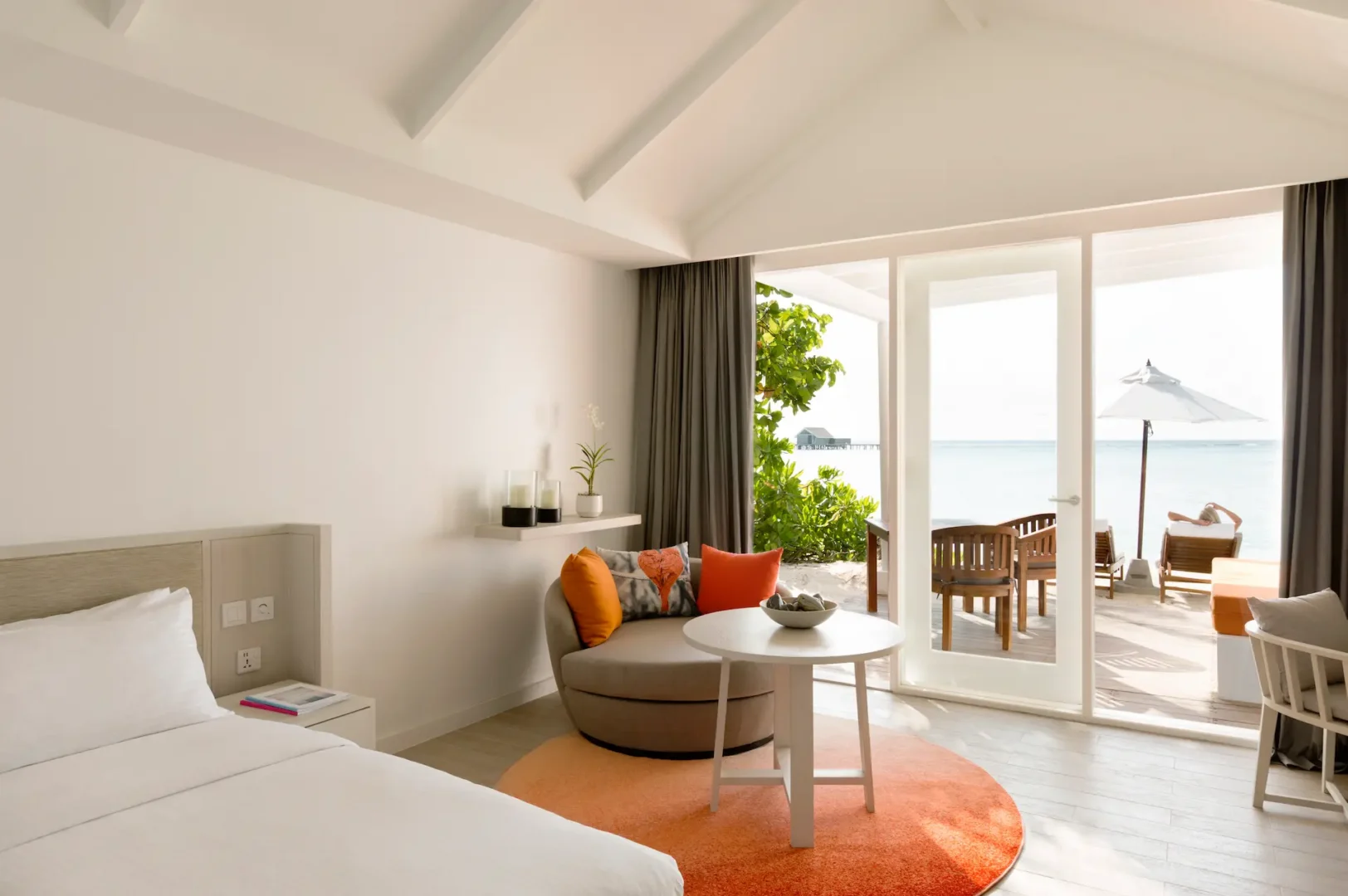 lux-south-ari-atoll-lagoon-pavilion-bedroom