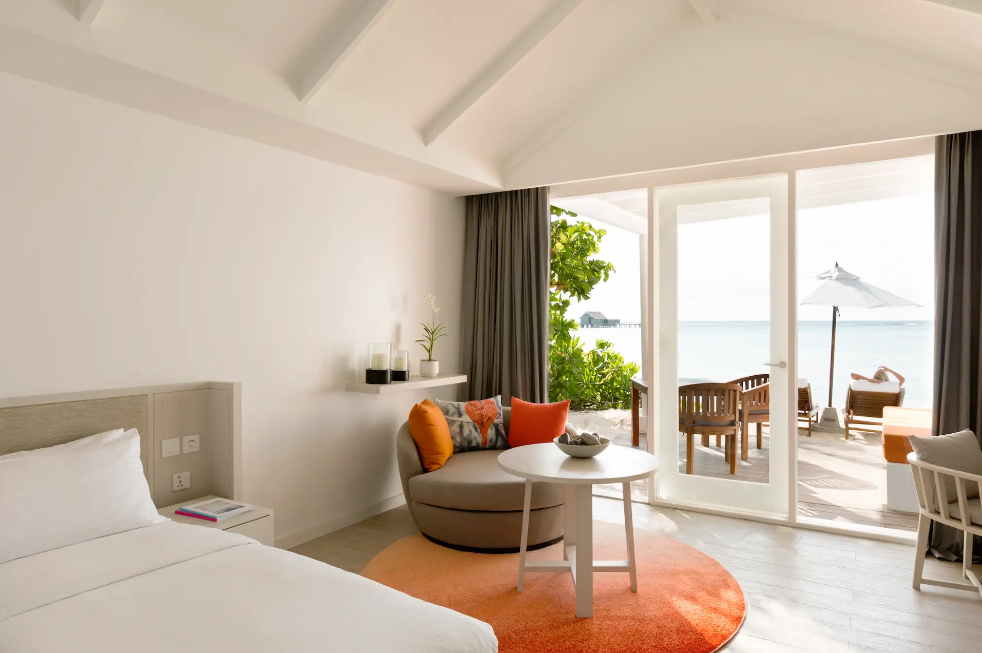lux-south-ari-atoll-lagoon-pavilion-bedroom